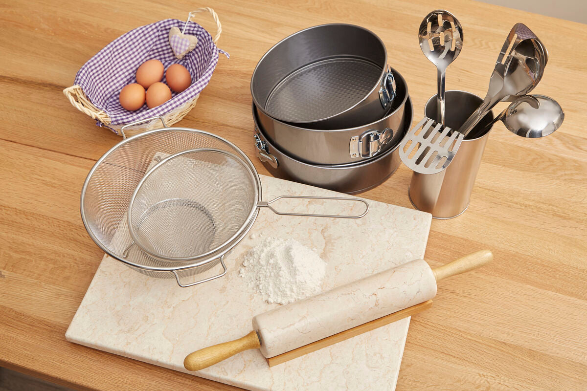 Mari Set Of 3 Spring Form Round Cake Tins