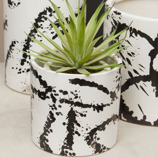 Sorrell Black And White Small Planter