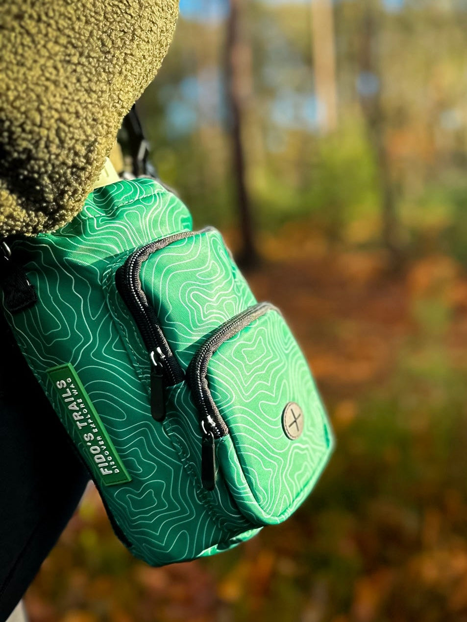 Contour Trail Bottle Bag – Crossbody Dog Water Bottle Bag