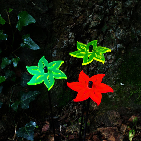 Small Garden Décor Ornaments Set of 3 'Lotus'