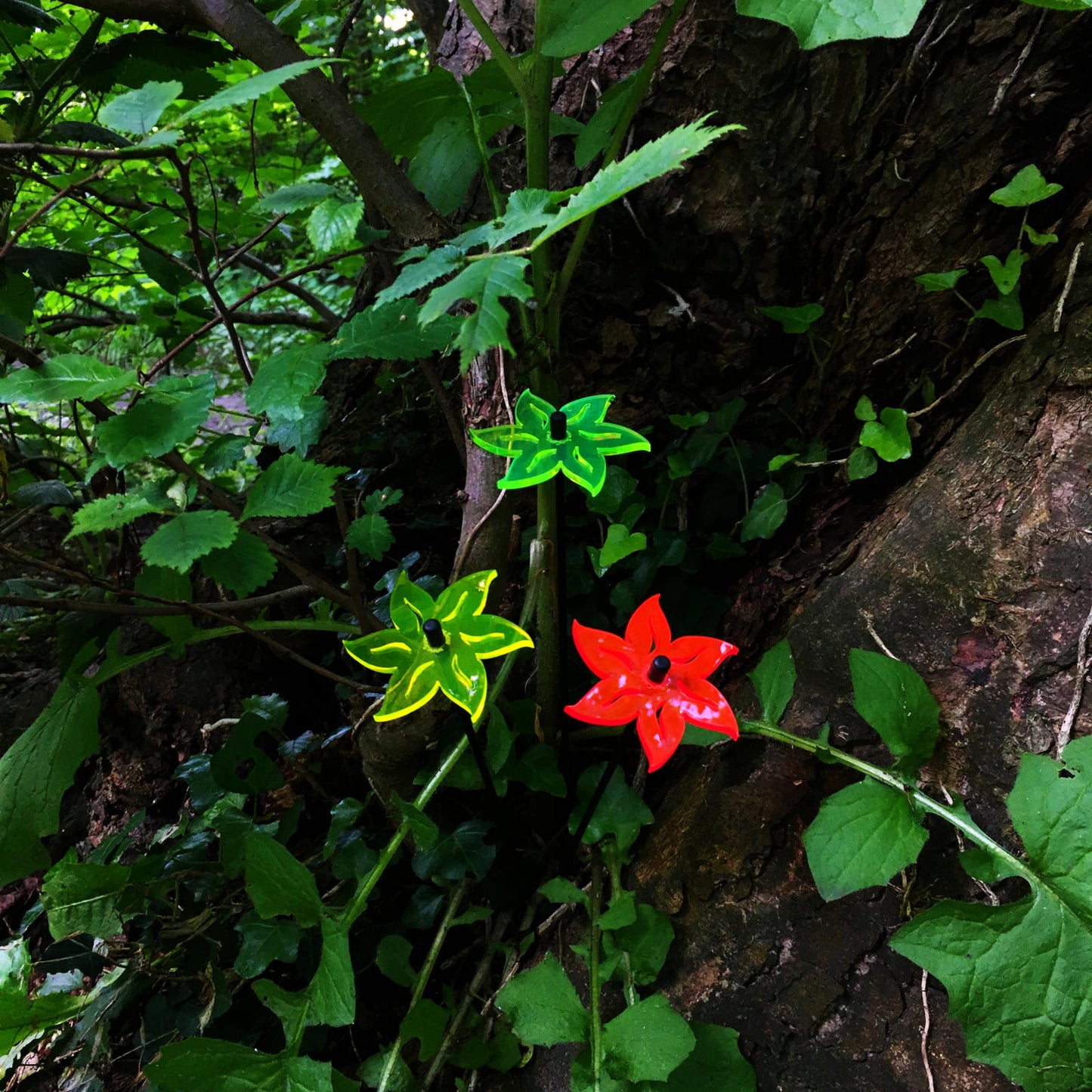 Small Garden Décor Ornaments Set of 3 'Lotus'
