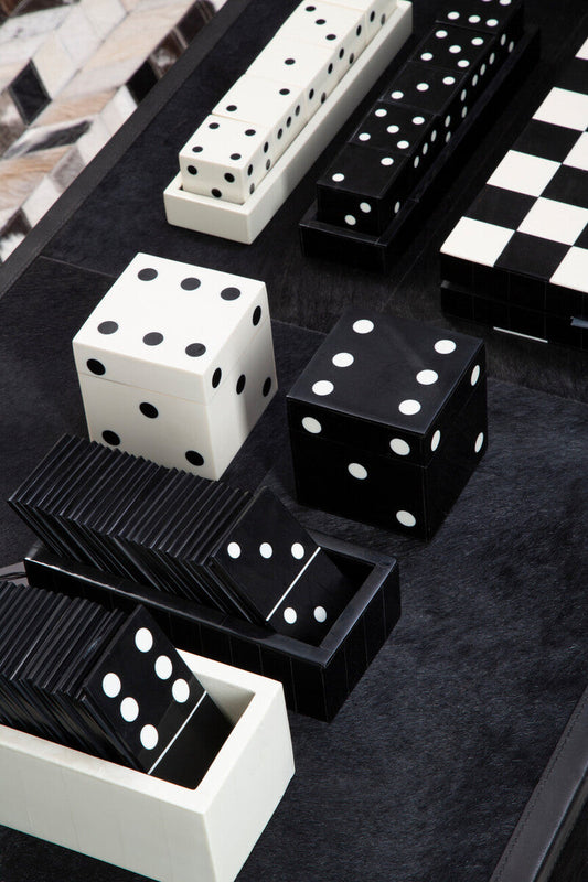 Churchill Games White And Black 5 Dice Set
