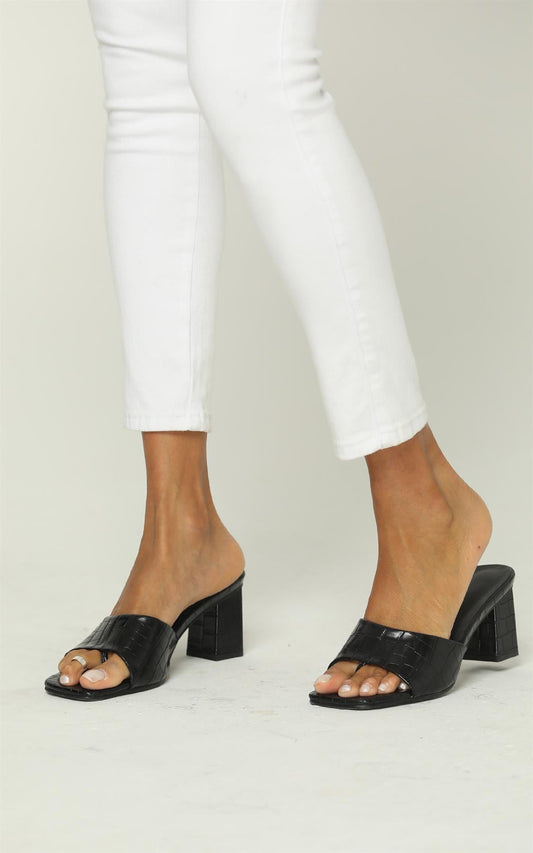 Crocodile Pattern Block Heeled Mules In Black