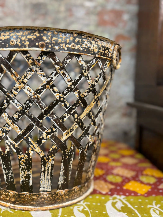 Rustic Lattice Metal Bucket Log Basket /Plant Pot Planter Paper Bin Kindling B