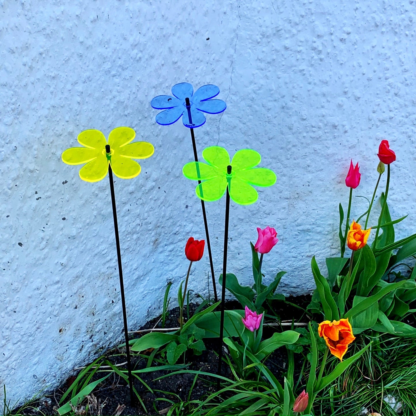 Large Garden Decor Ornaments Set of 3 'Daisies'