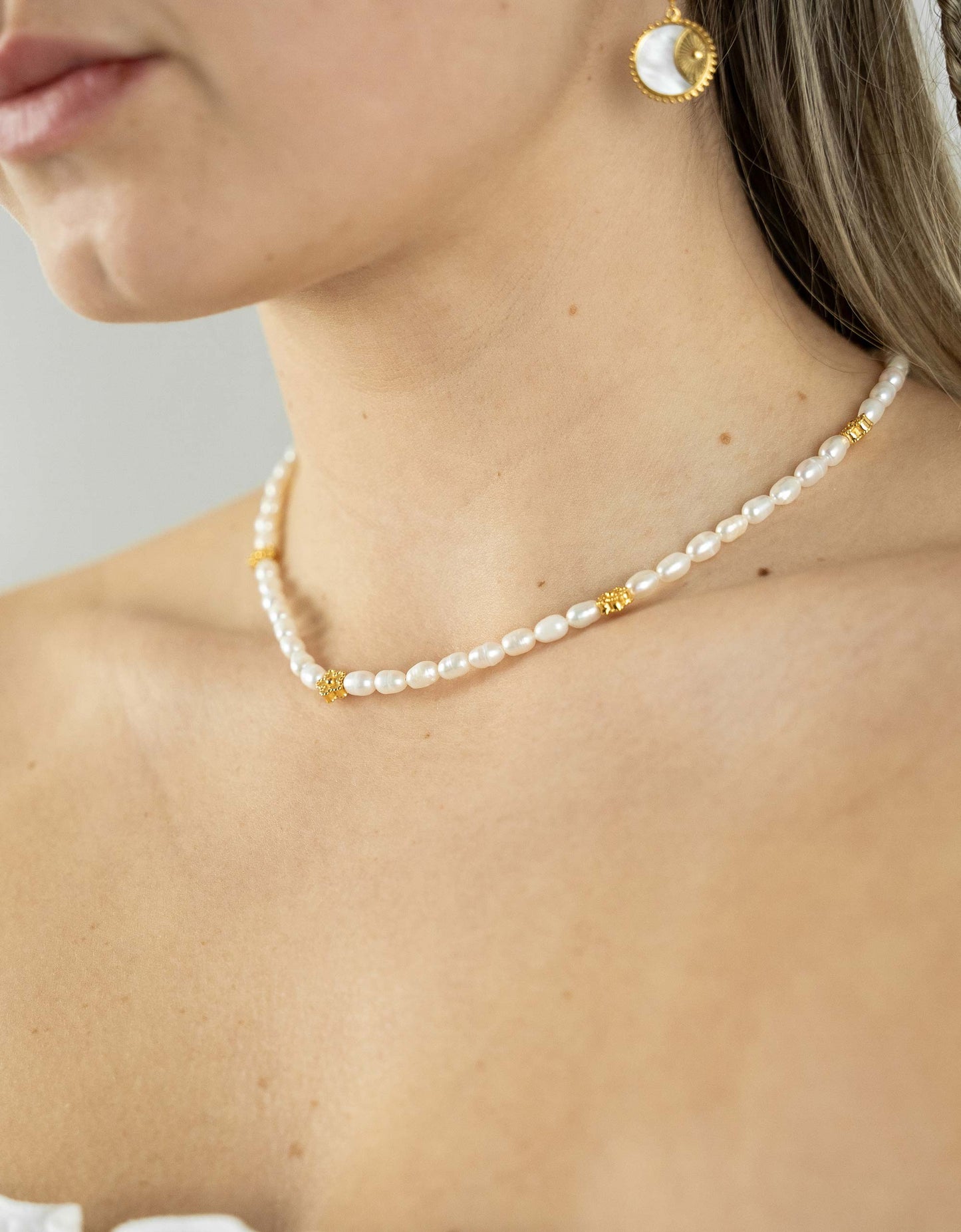 Flower Pearl Necklace