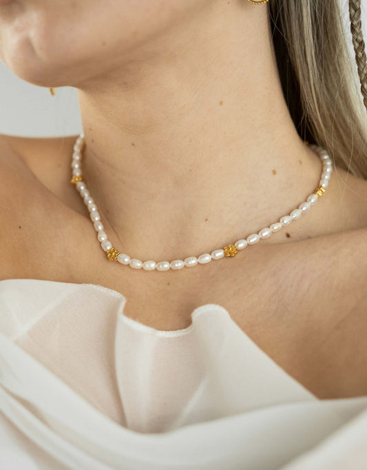 Flower Pearl Necklace