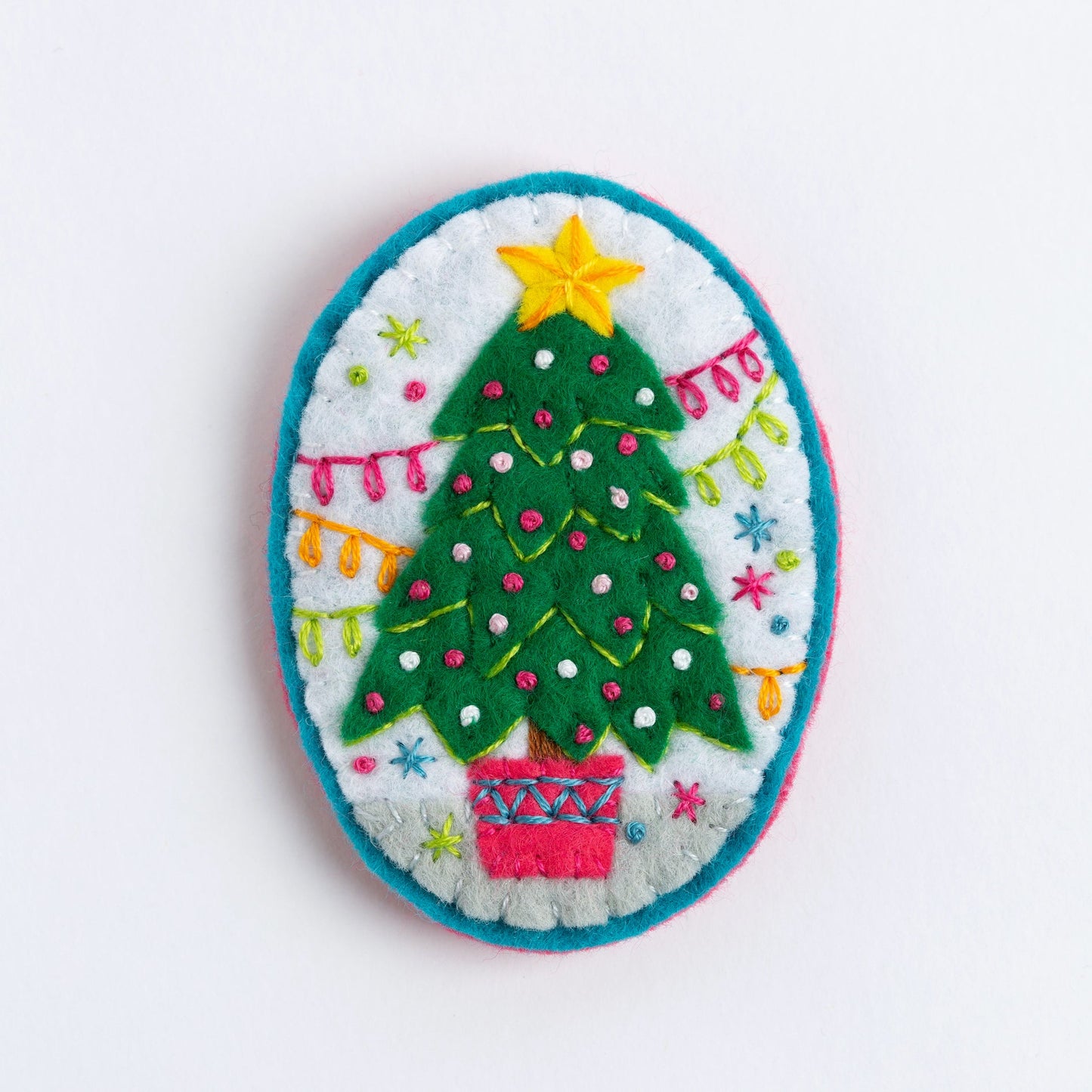 'Merry Christmas' Festive Felt Craft Brooch Kit for Beginners