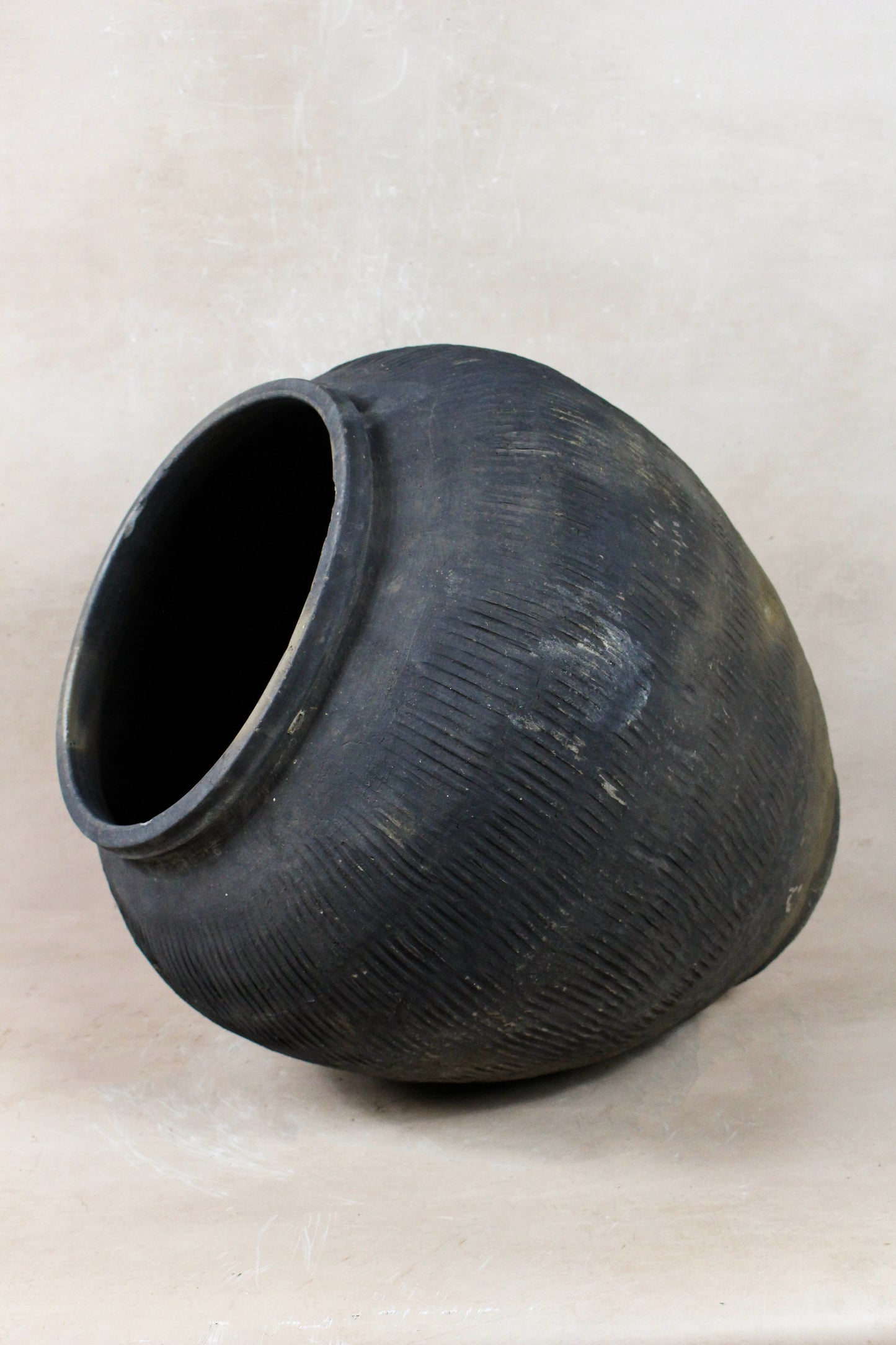 Vintage Textured Grey Pot - VT18
