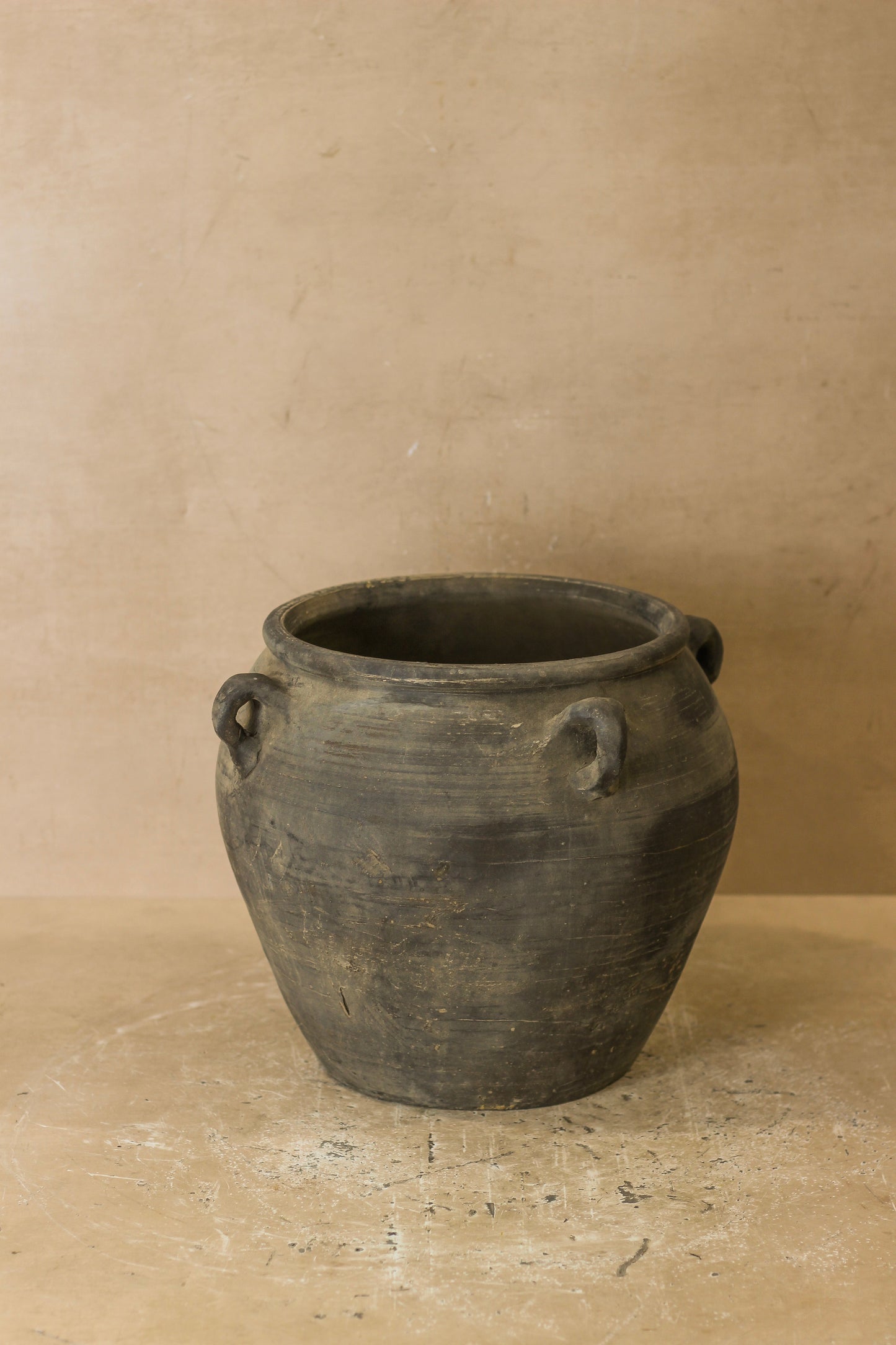 Vintage Dark pot with ears - E4.25