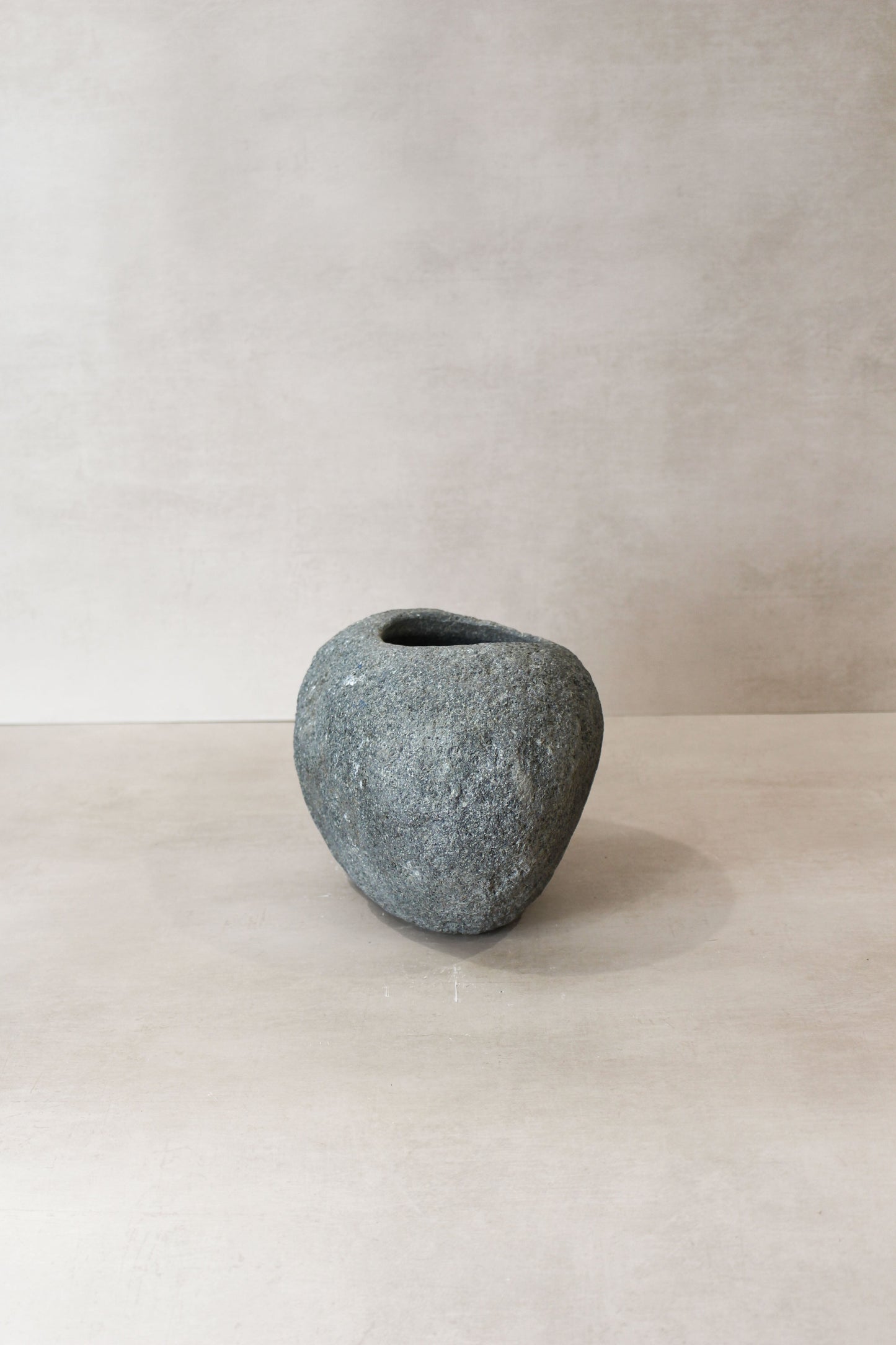 River Stone Planter Pot No11