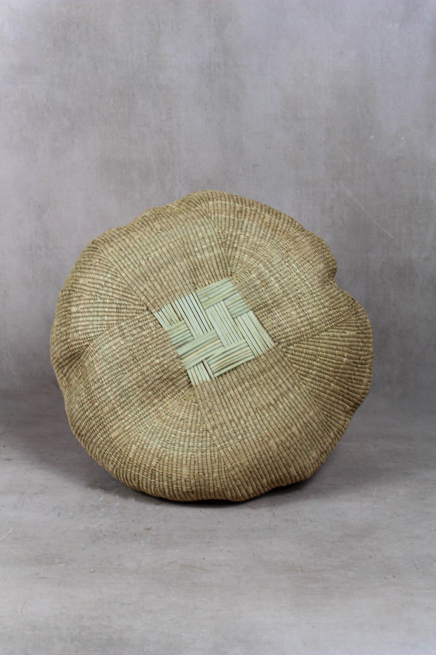Garlic Gourd woven basket - Zimbabwe - 18.9