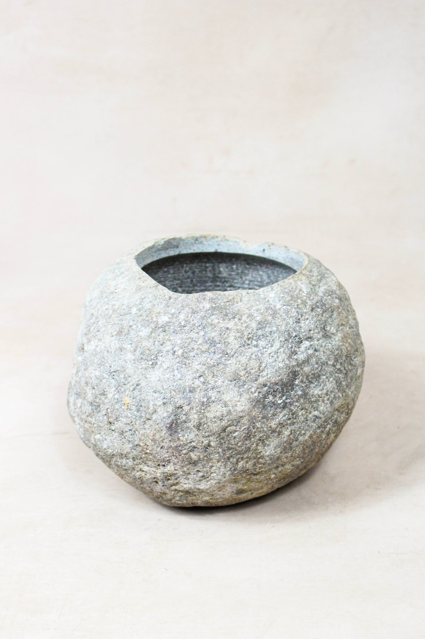 River Stone Planter Pot 22.3