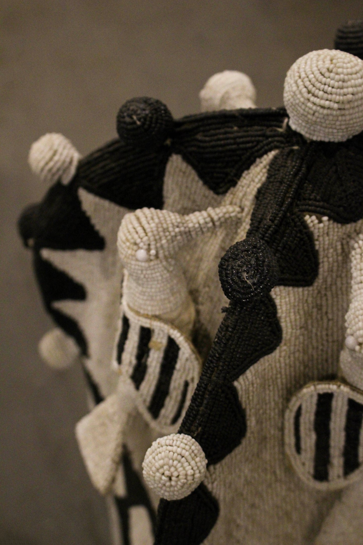 Yoruba Royal Crown Black & White - 15.4