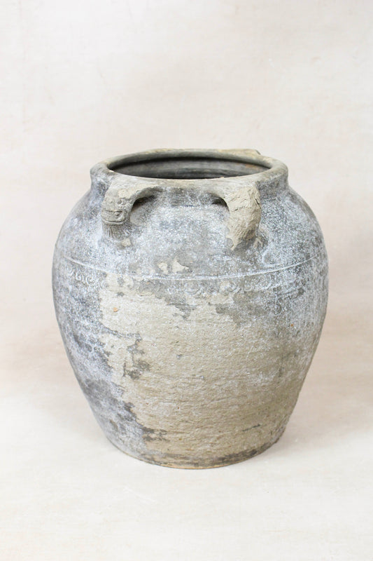 Vintage Lion Ears Dark Pot - DE.35