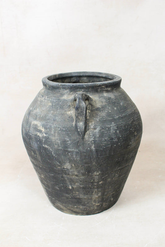 Vintage Dark pot with ears - E2.1