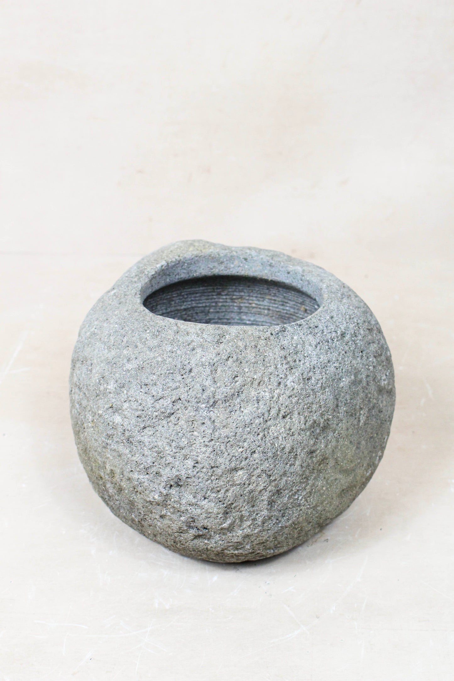 River Stone Planter Pot 22.6