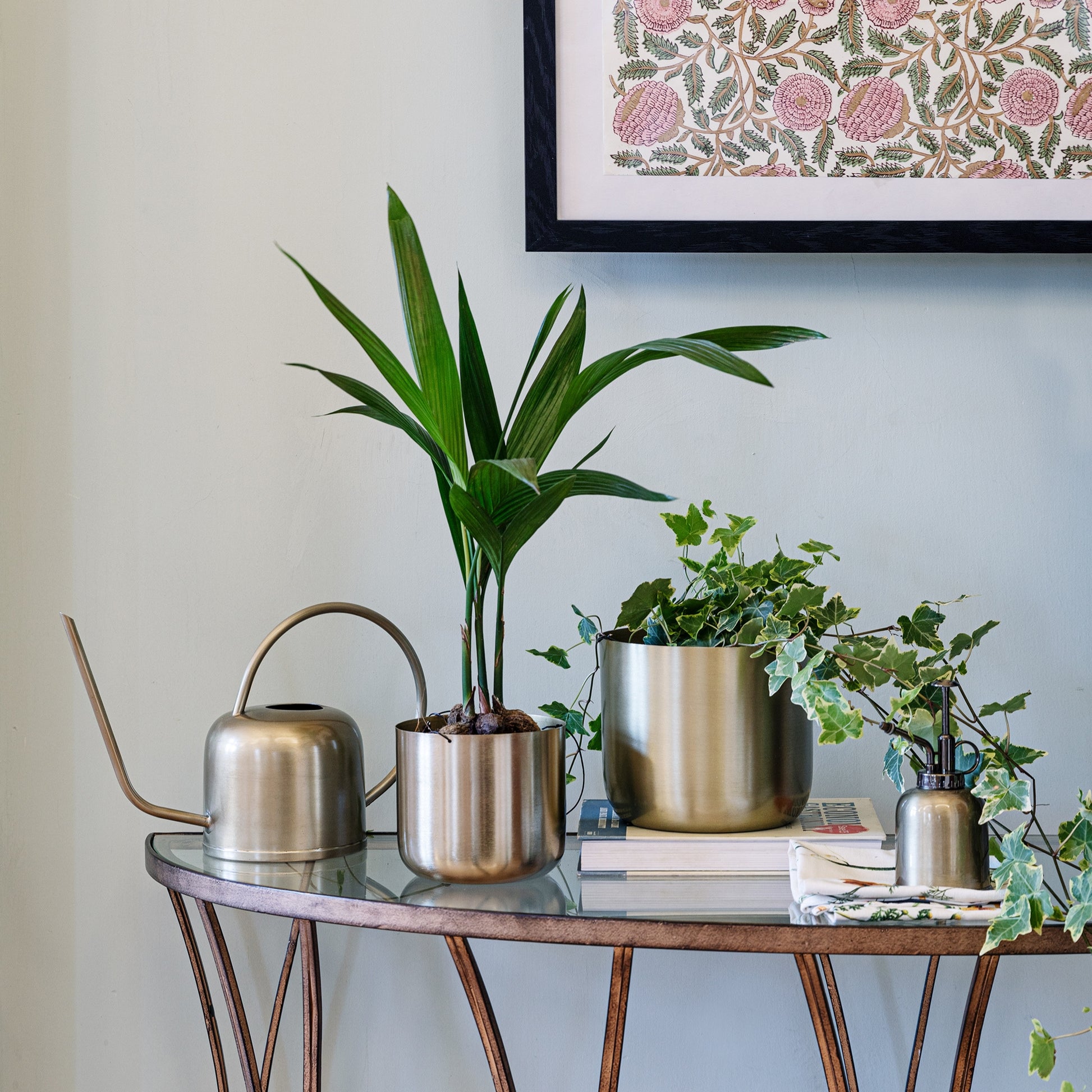 TheFoalyard Ivyline Kew Royal Botanic Gardens Matt Brass Hanging Planter with Hook