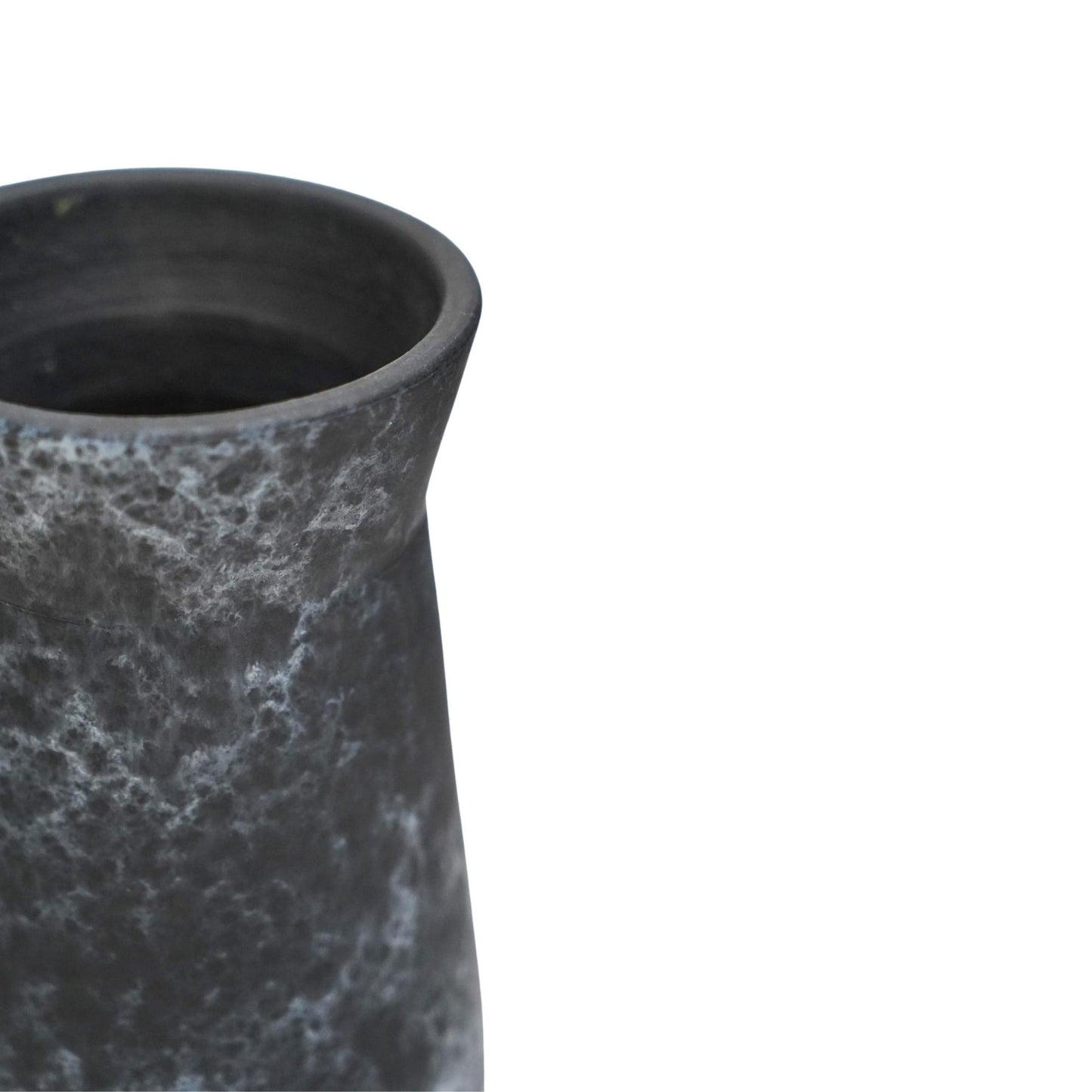 TheFoalyard Ivyline Kew Royal Botanic Gardens Handthrown Vase Basalt 30cm close up