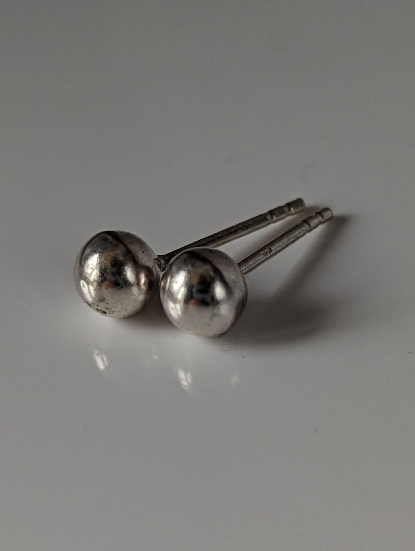 Silver Steed Medium Ball Stud Earrings
