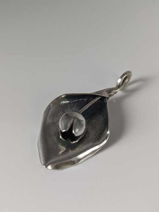 Silver Steed Tulip Pendant