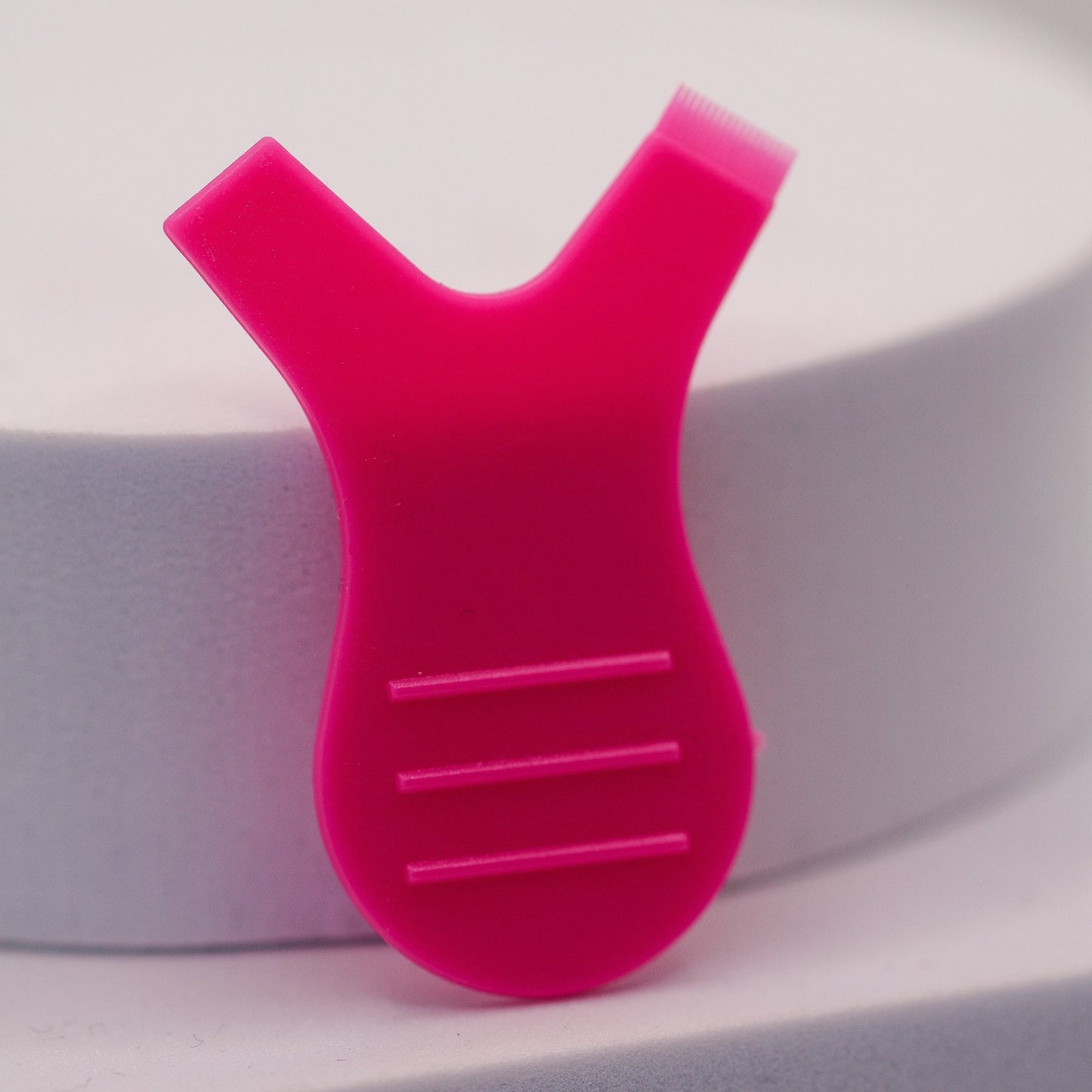 Y Comb for Lash Lifting