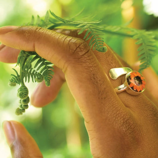 Sunflower jewellery by Shrieking Violet® Sterling silver adjustable ring with a real flower. Ideal gift for a special friend, mum, wife