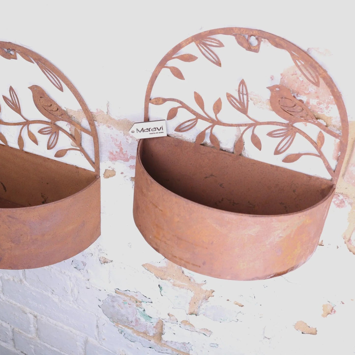 Tanu Wall Mounted Metal Planter Set Rusted Finish