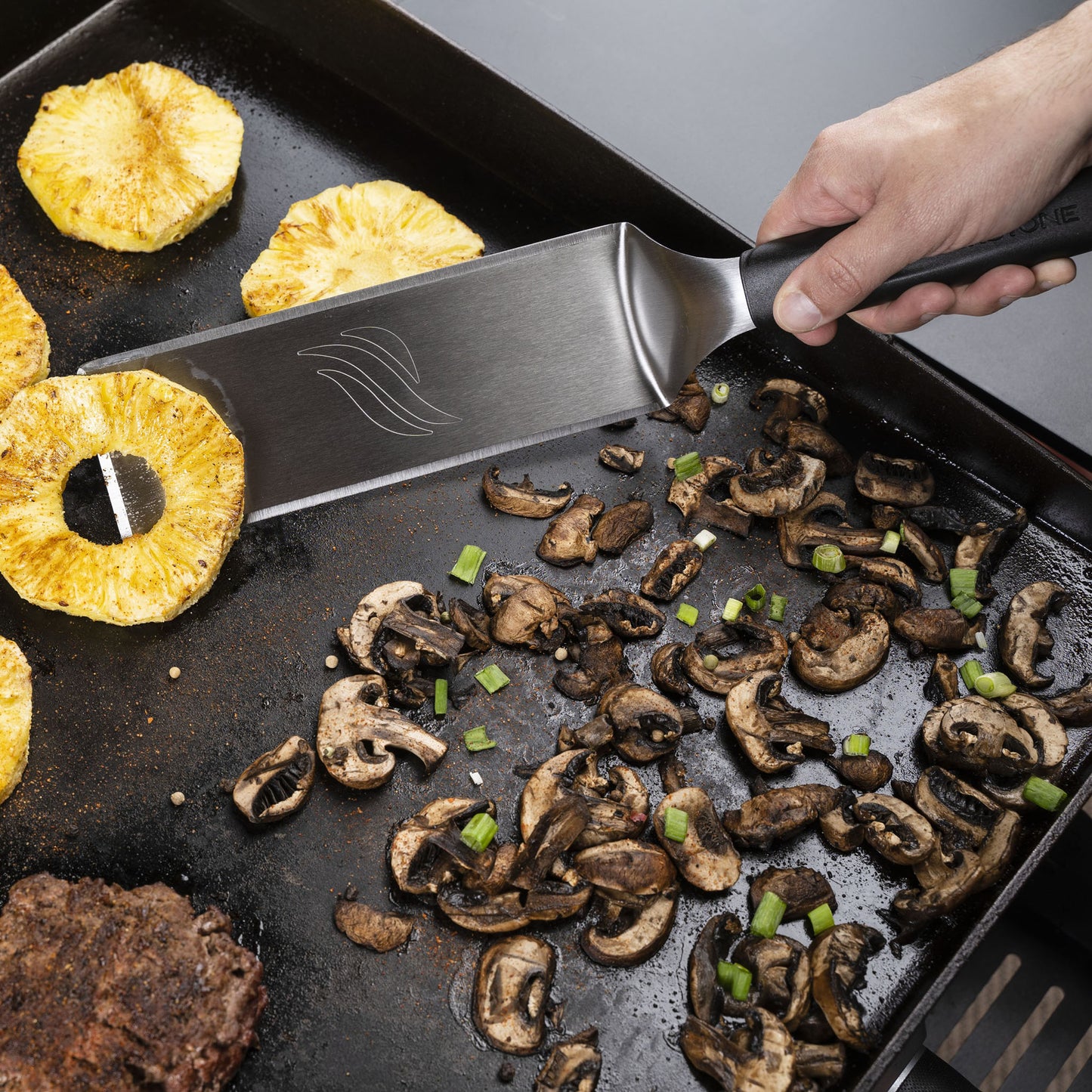 TheFoalyard Blackstone 6 Piece Deluxe Griddle Toolkit - grill spatula