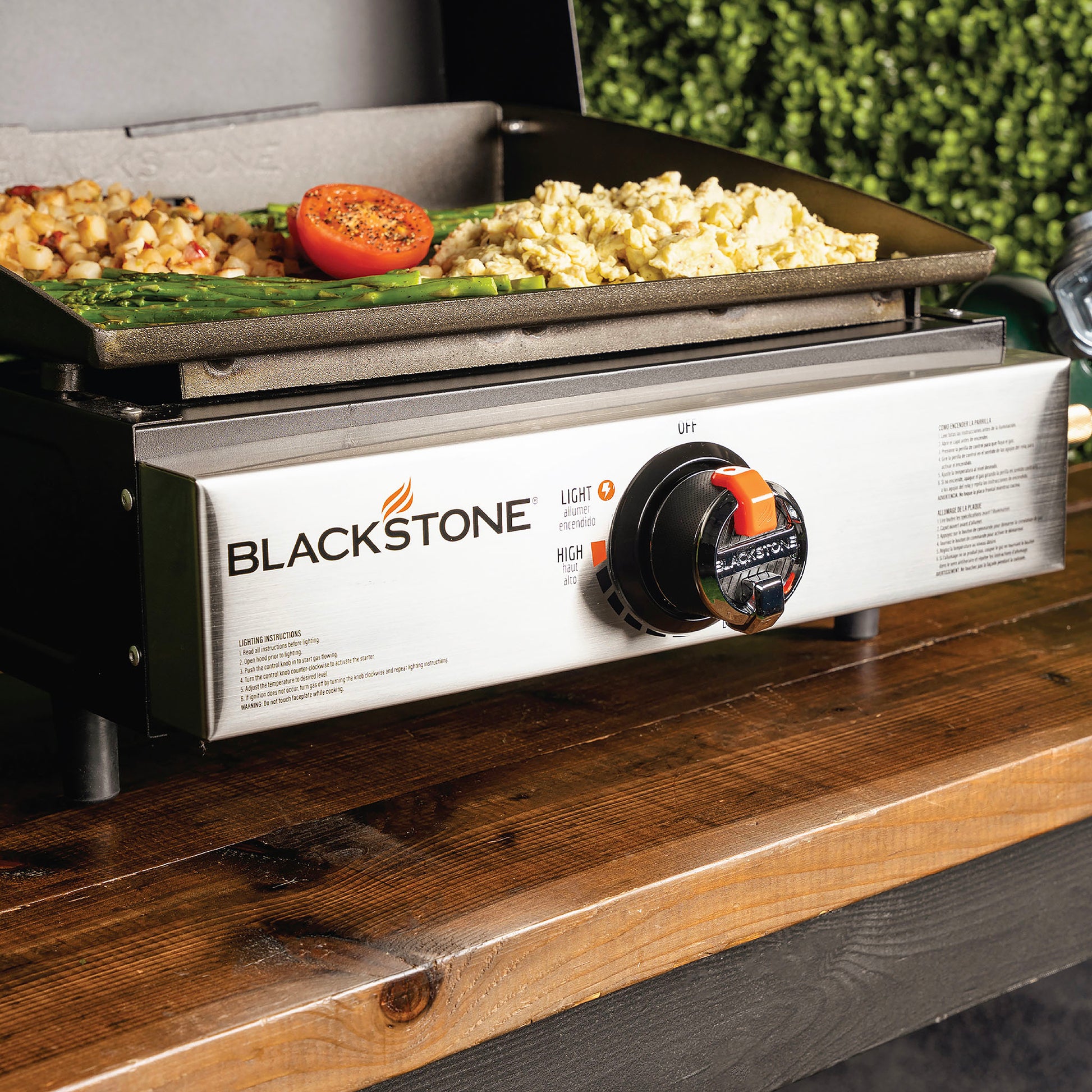 TheFoalyard Blackstone Original 17-inch Tabletop Griddle with Hood - barbecue outdoor portable cooking