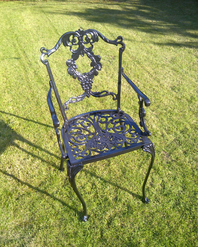 The Foalyard Jardine Leisure Aluminium Grape Carver Chair Black Patio