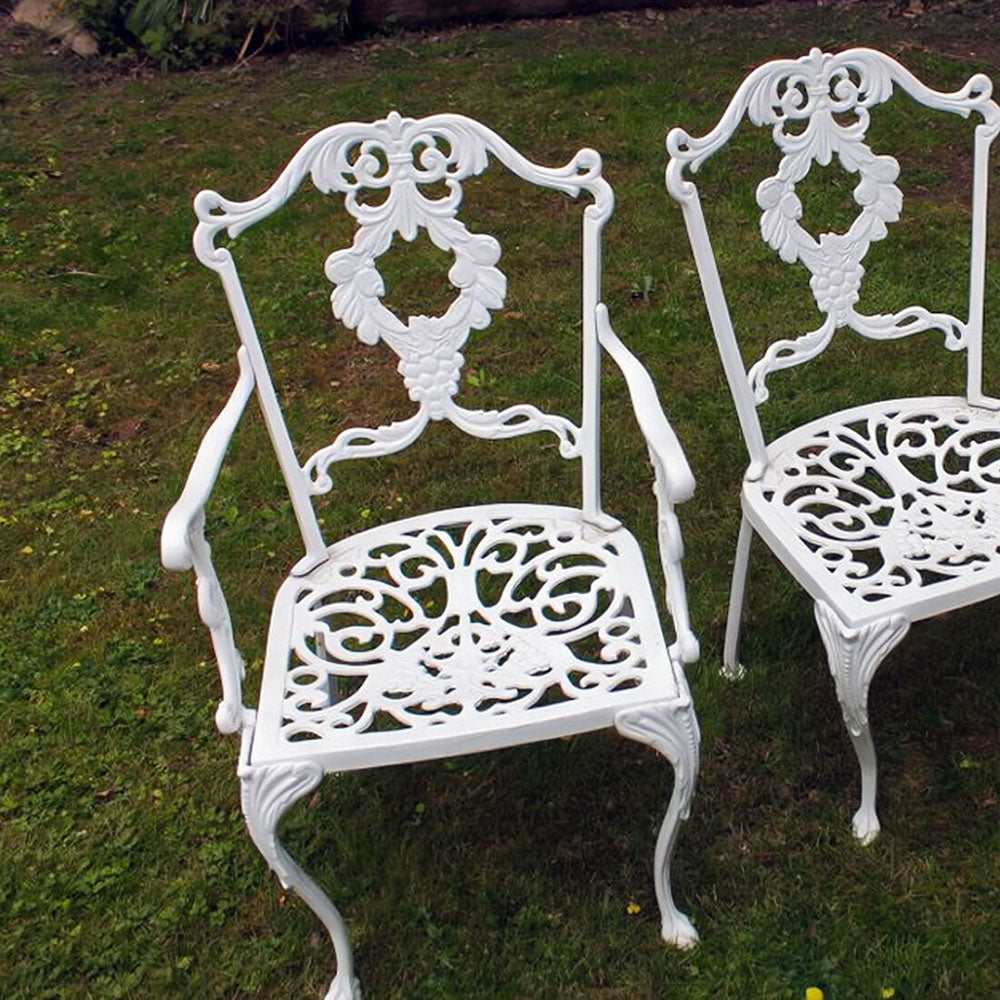 The Foalyard Jardine Leisure Aluminium Grape Carver and Diner Chairs White