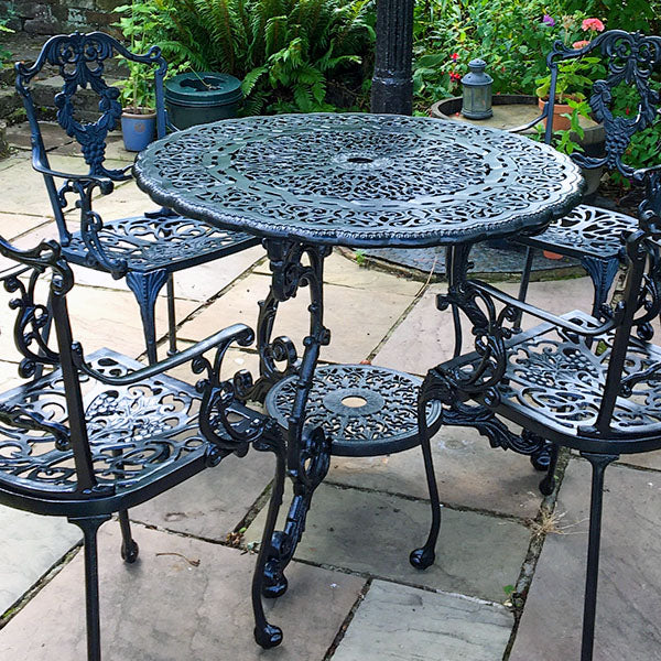 The Foalyard Jardine Leisure Aluminium Victorian Round 94cm Table with Grape Carver Chairs Set for Four