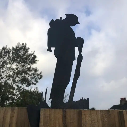 Small Metal Soldier Garden Decoration - Black