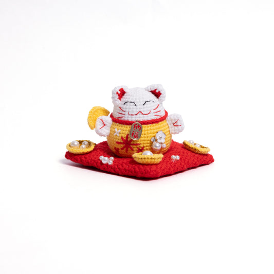 Fortune Cat Crochet Charm – Adorable Totem of Prosperity & Luck