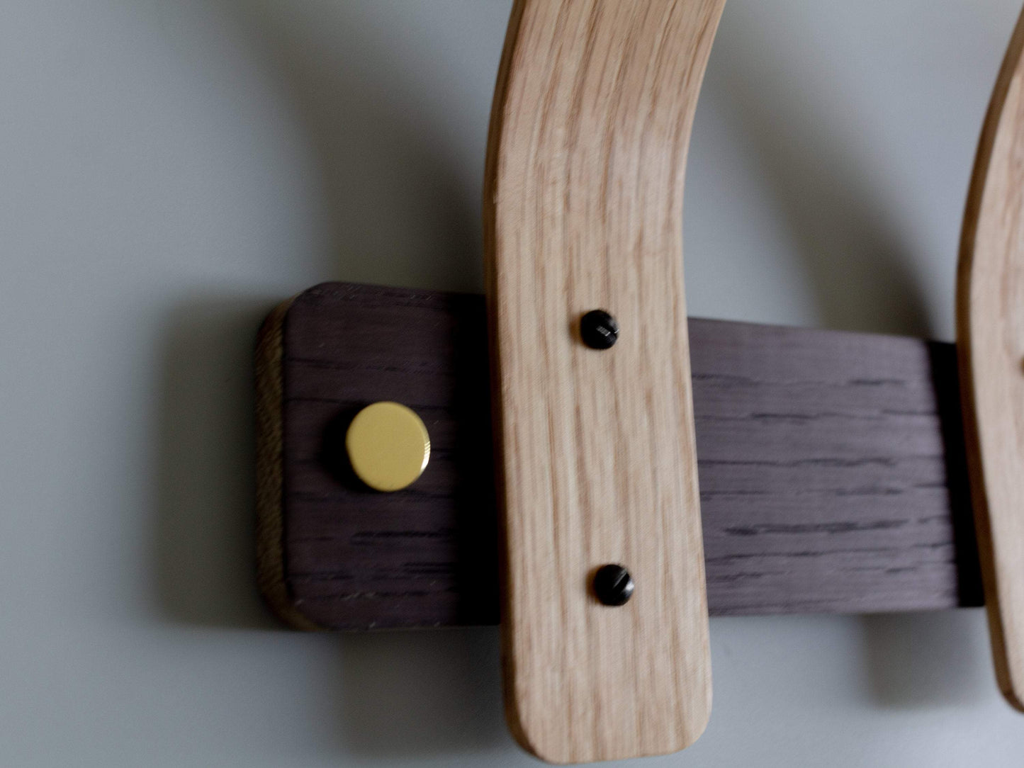 Oak Coat Rack - Tordu - Brass