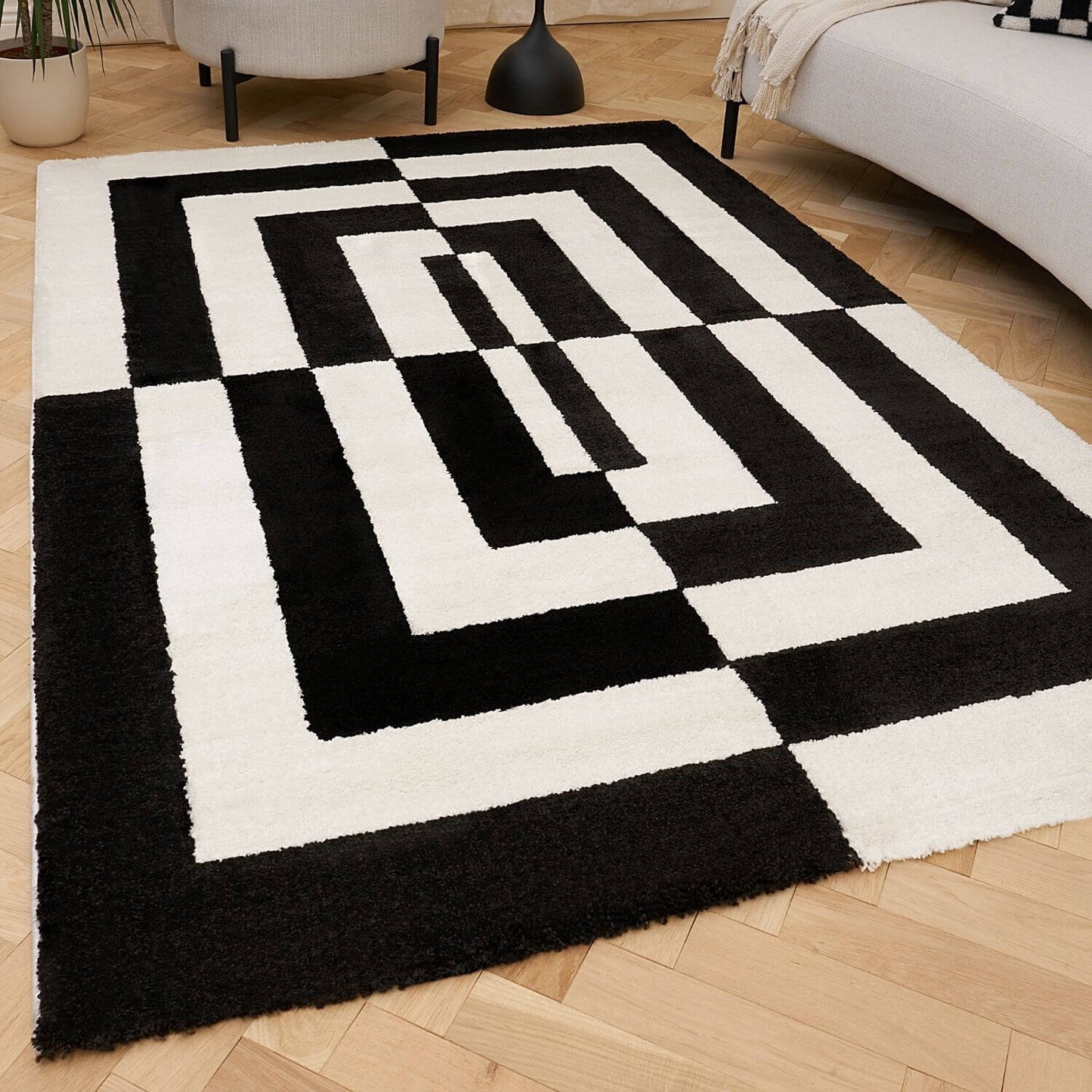Joli Geometric Black & White Rug