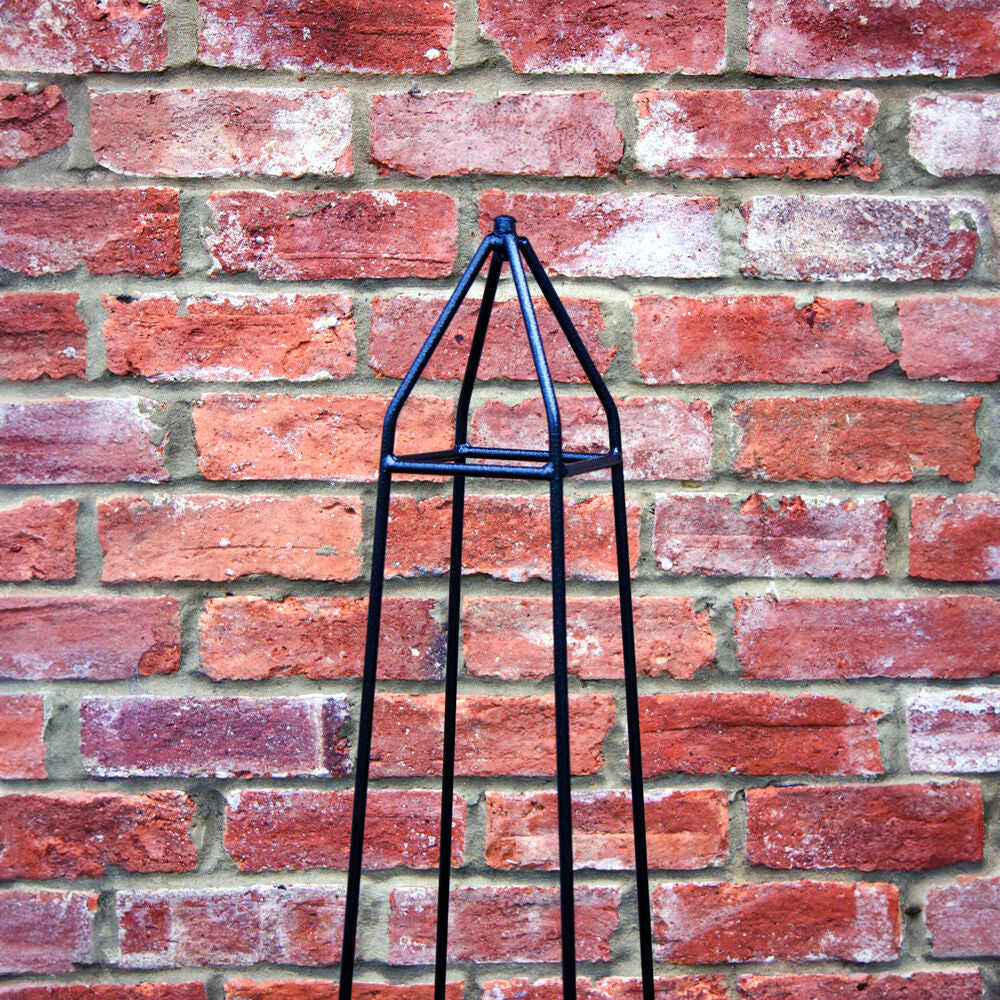 PoppyForge Cleo Obelisk