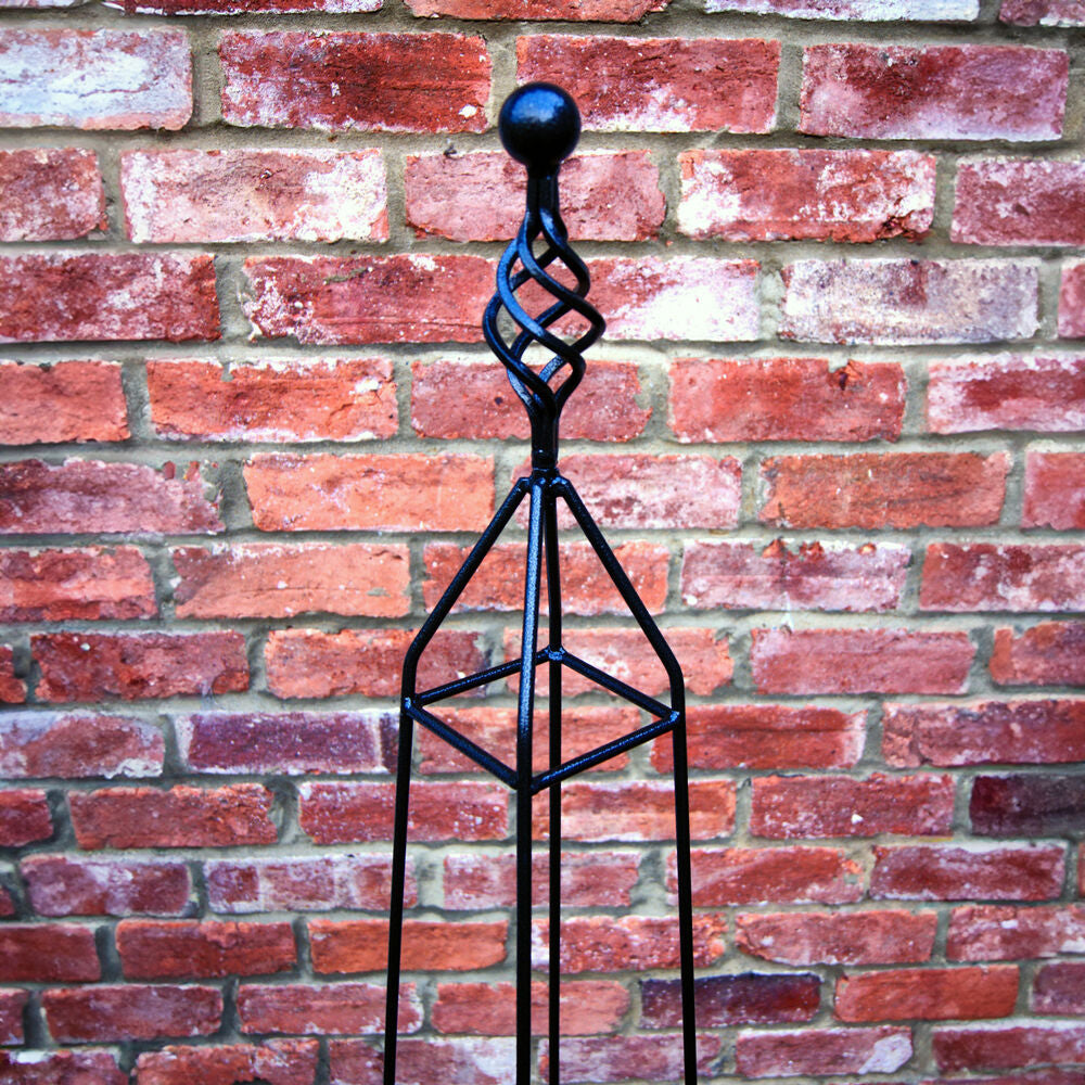 PoppyForge Cleo Obelisk