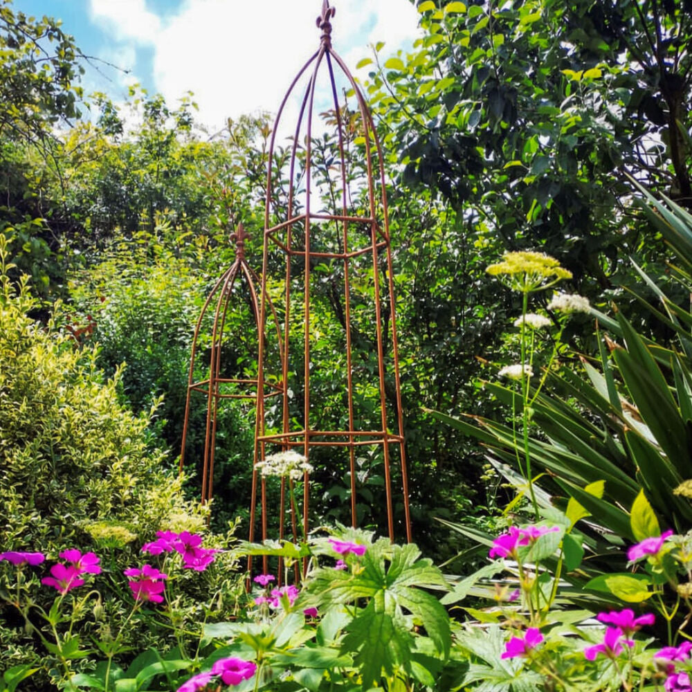 PoppyForge Gothic Obelisk