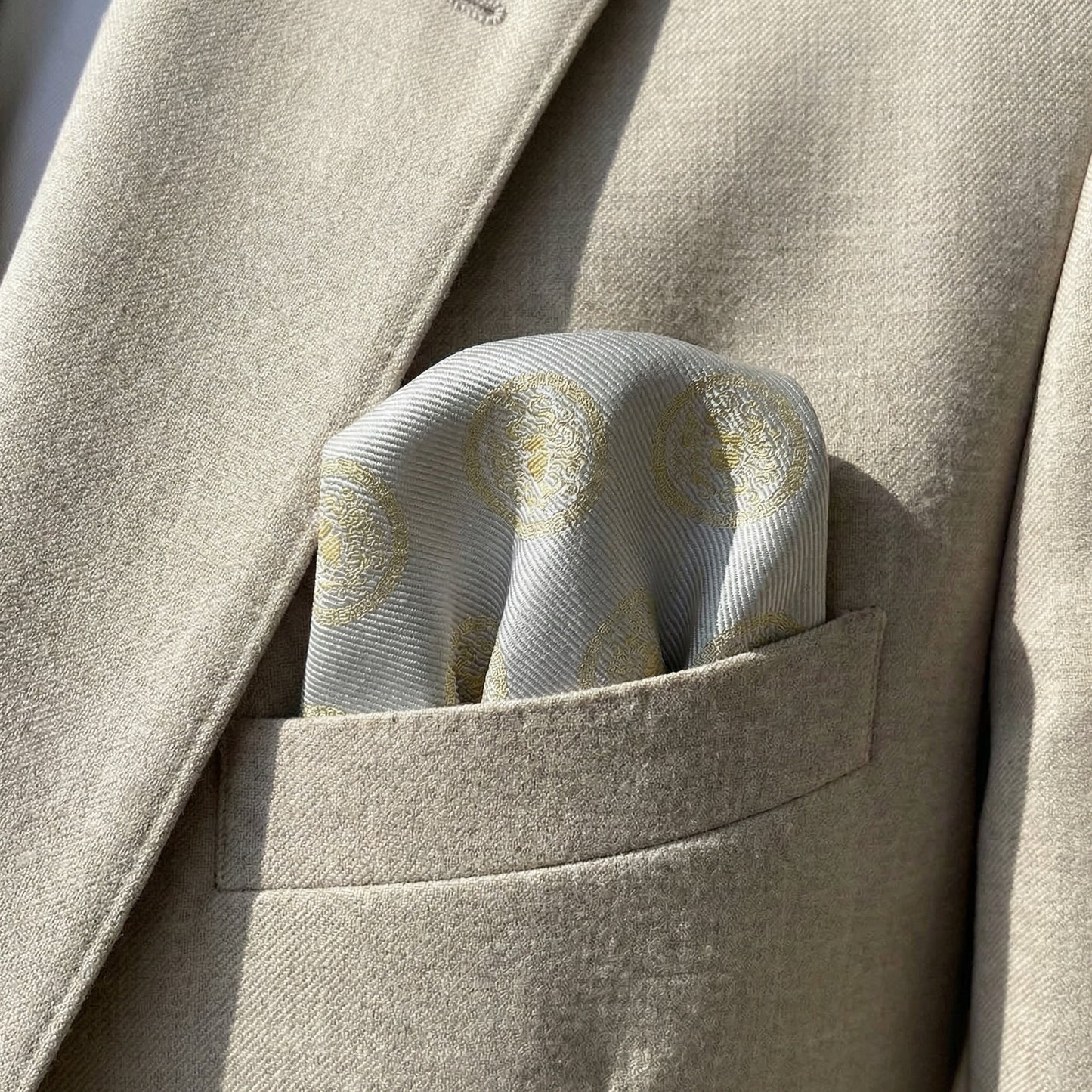 Medusa Pocket Square Grey & Gold
