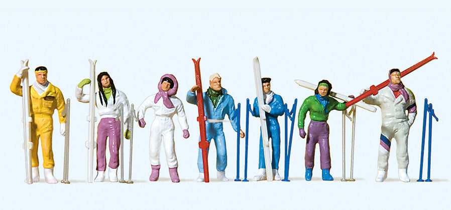 Skiers Standing Terrarium Figures 10316