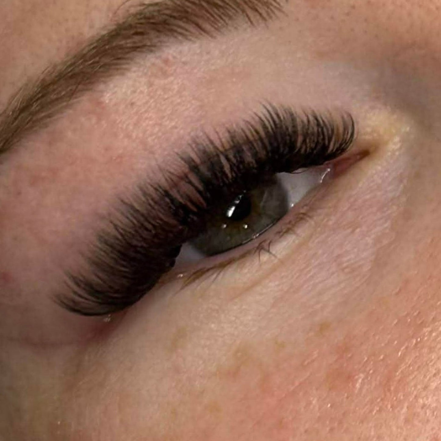 Volume Lashes – 16 Row Mixed Tray