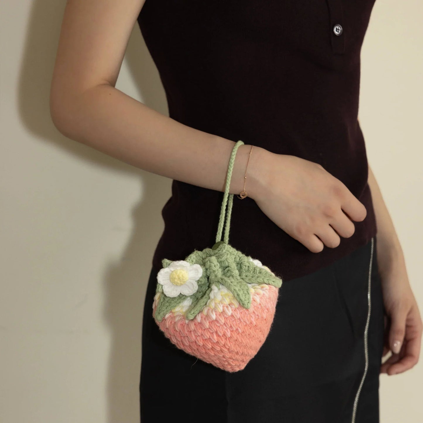 Crochet Strawberry Crossbody Bag – Cute Summer Purse for Girls & Ladies