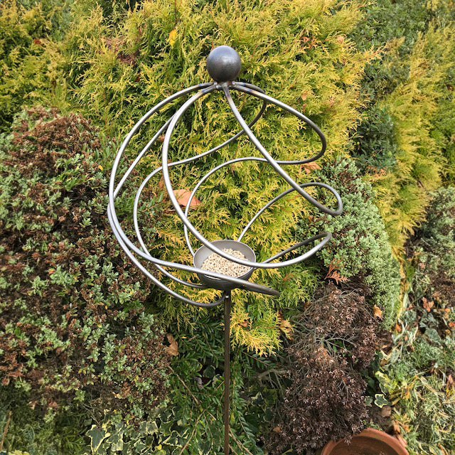 PoppyForge Tangle Ball On 4Ft Stem With Bird Feeder
