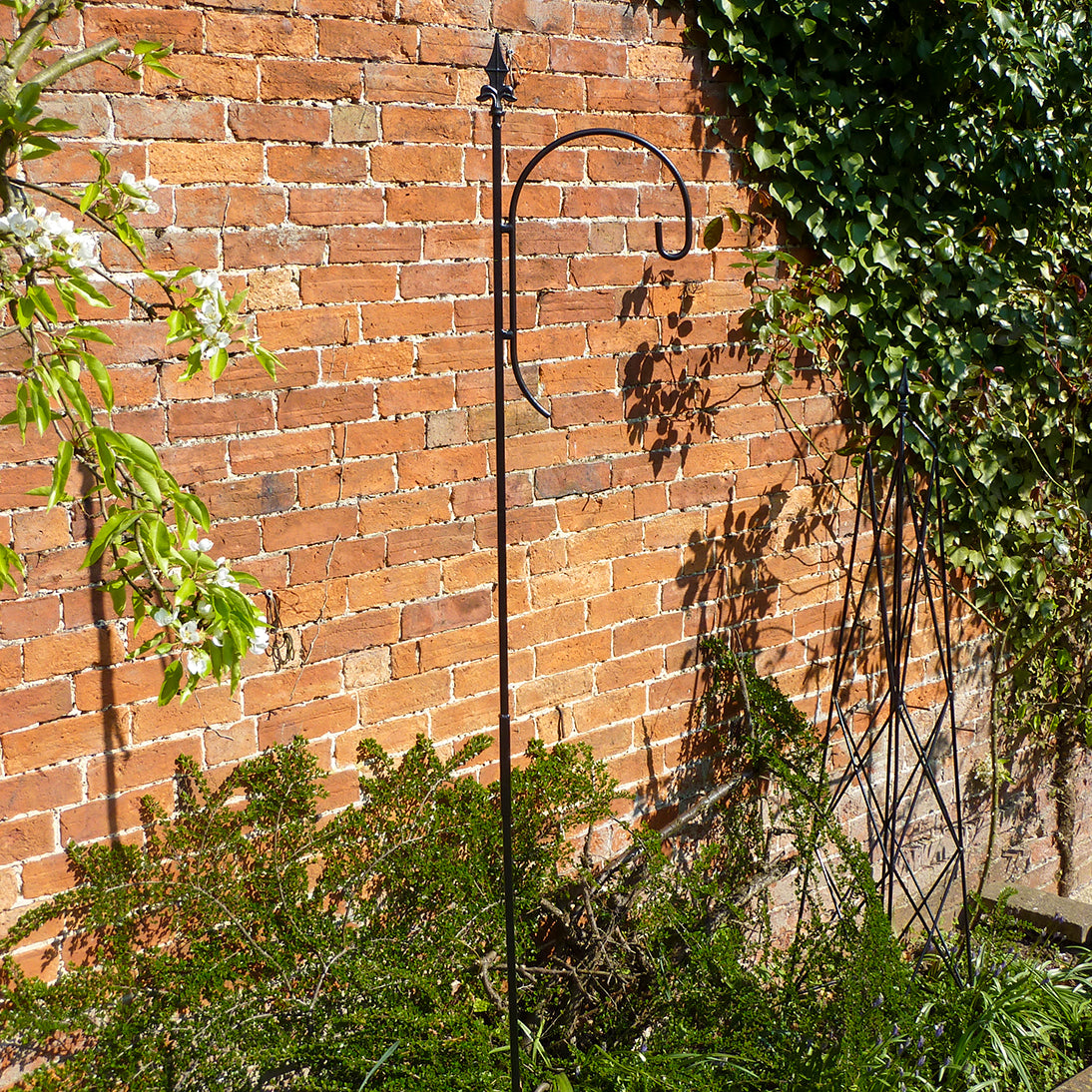 PoppyForge Single Bird Crook