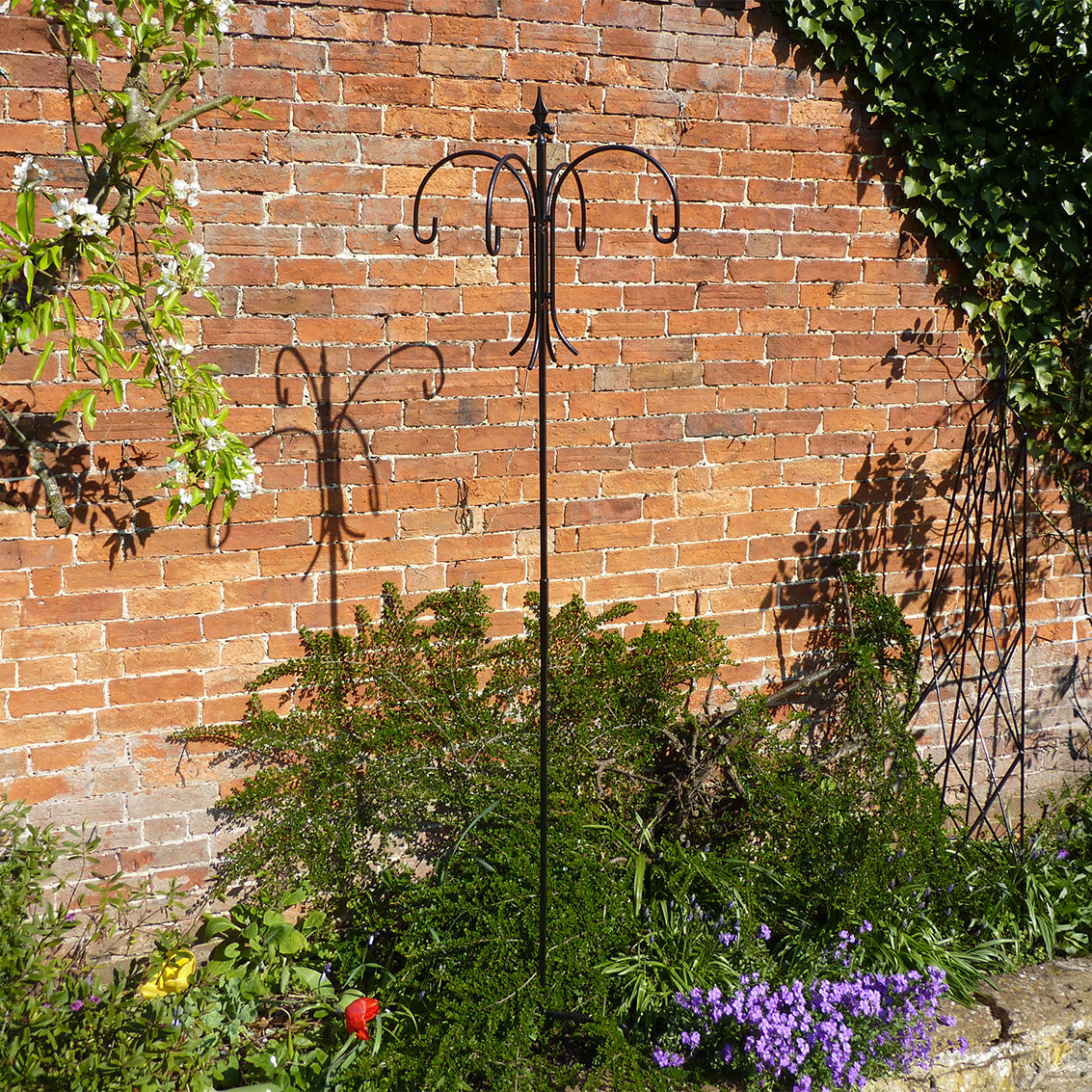 PoppyForge 4-Way Bird Crook - garden
