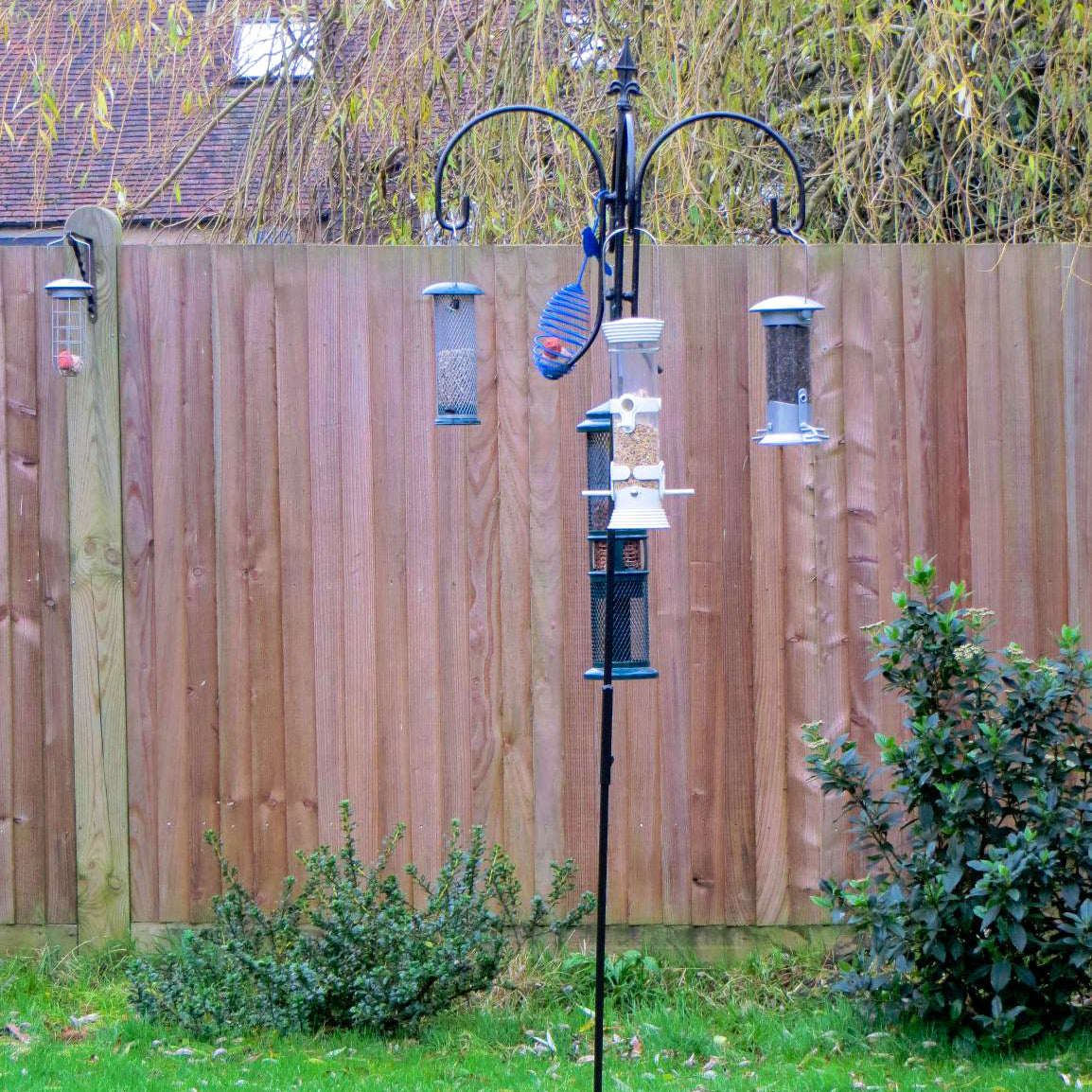 PoppyForge 4-Way Bird Crook - front house