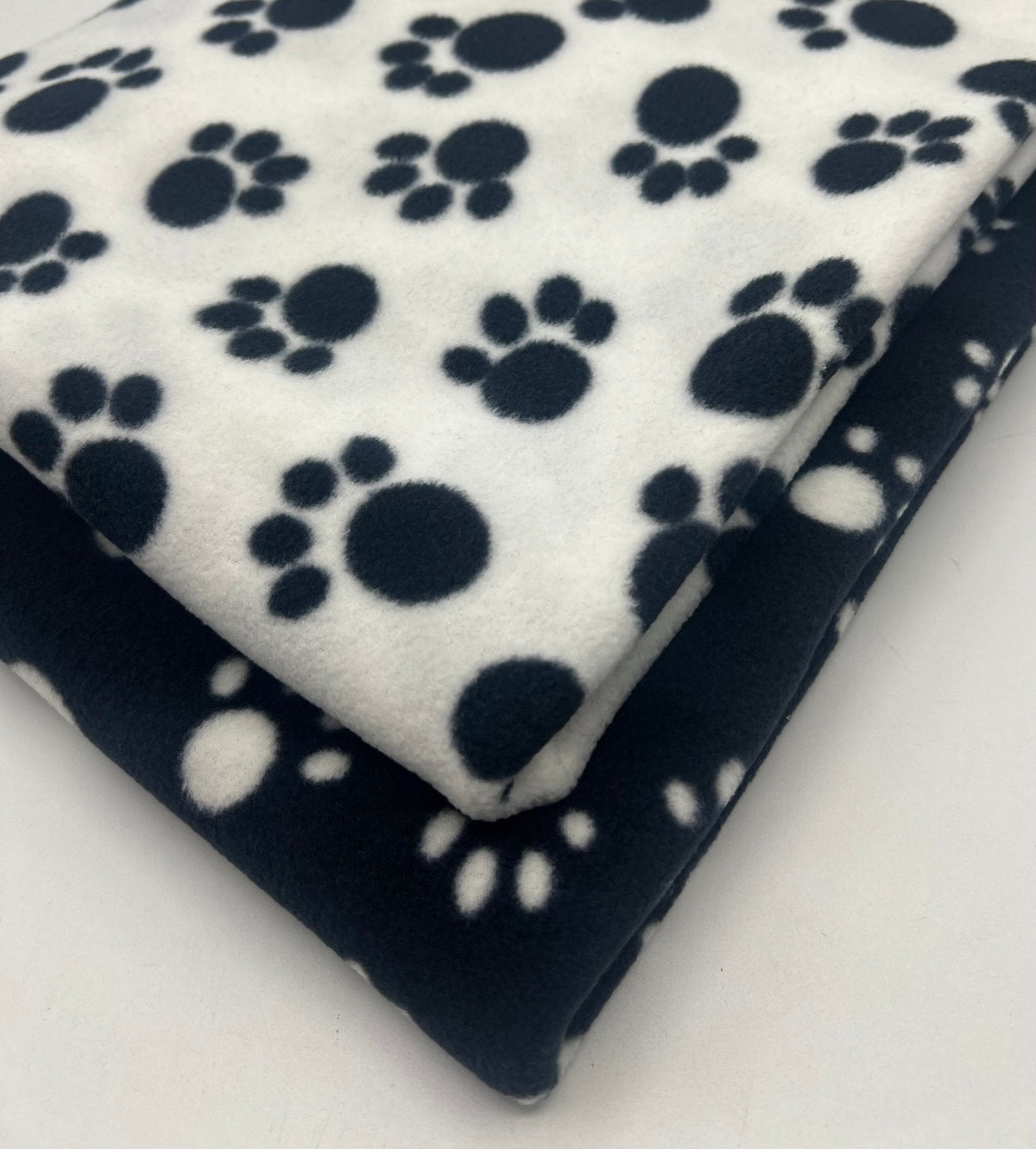 White Paws Printed Anti-Pil Polar Fleece Fabric Blanket Loungewear