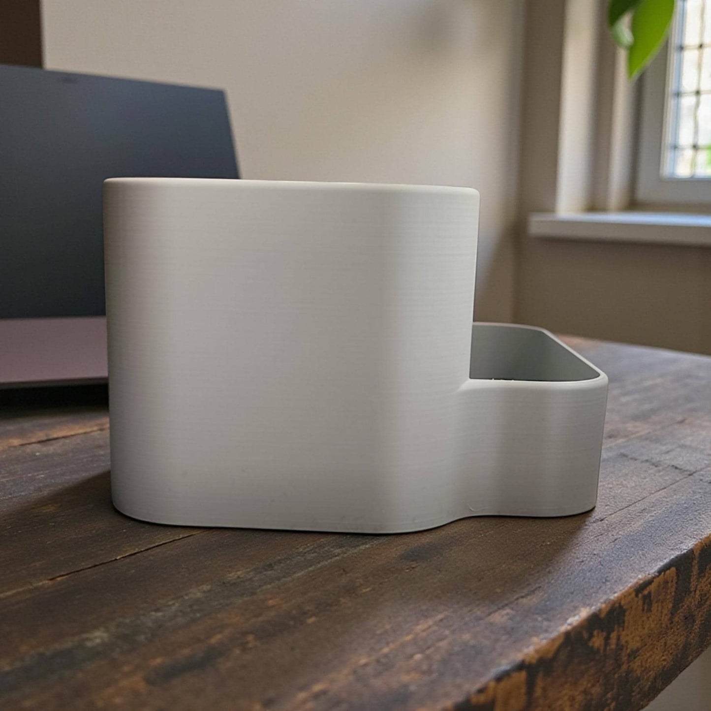 3D Printed Desk Organiser – Modern Curved Office Storage Dock